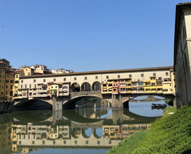 Ponte Vecchio with second floor walkway used by the Medici family